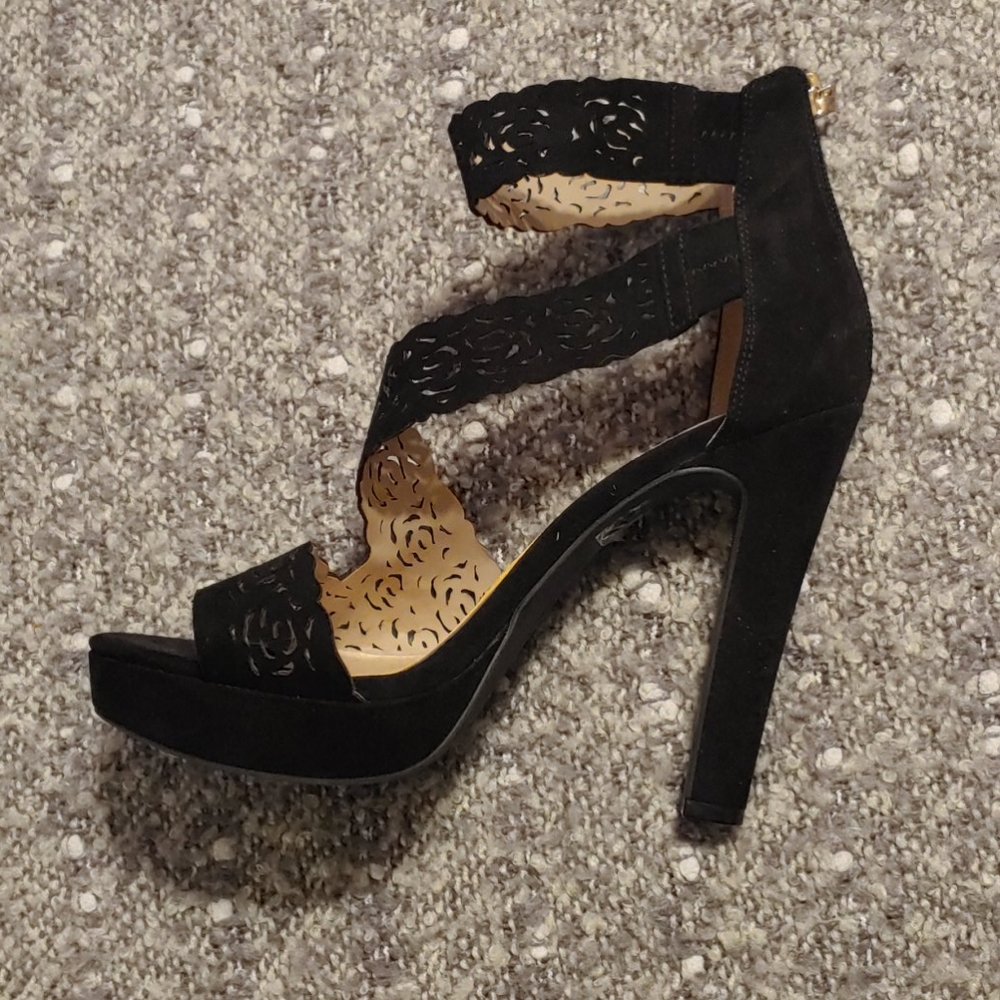 High heels - Picture 3 of 4